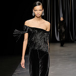 SMOOTH GLOW FRINGE 9,9cm BLACK 10m