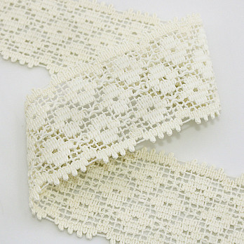 FLOWER TRIPLE BEAK LACE 6cm CHAMPAGNE 30m